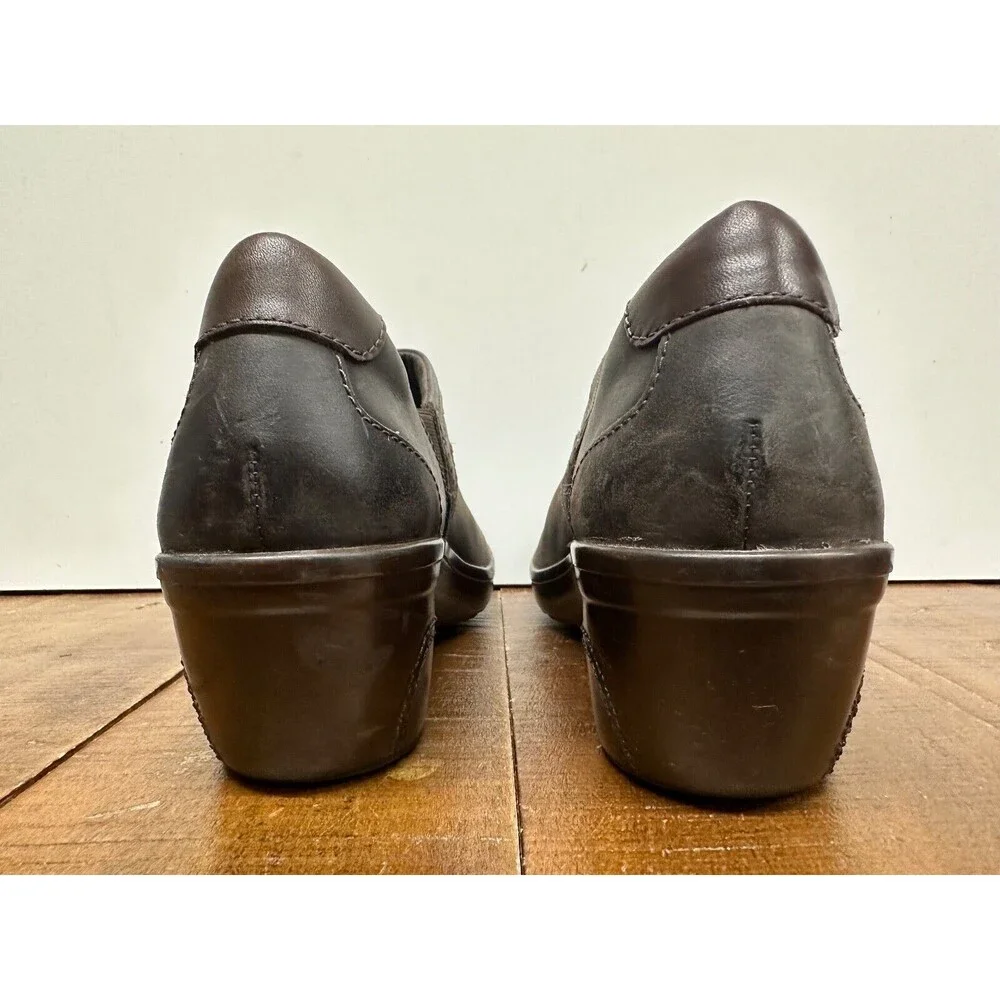 Clarks Black women size 9 M brown leather loafer comfort clogs 20701